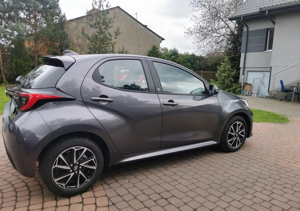 Toyota Yaris cena 91500 przebieg: 8850, rok produkcji 2022 z Zbąszyń małe 379